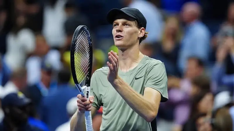 Арина Соболенко и Янник Синнер принесли свои трофеи US Open на знаменитое шоу